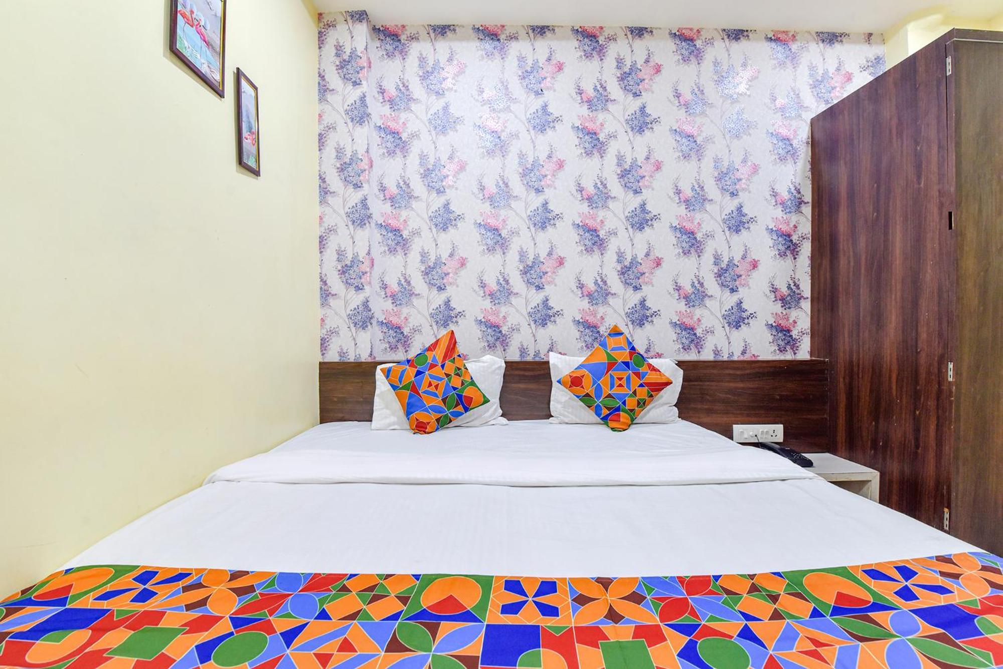 Hotel Fabexpress A2 And Restro Indore Zewnętrze zdjęcie