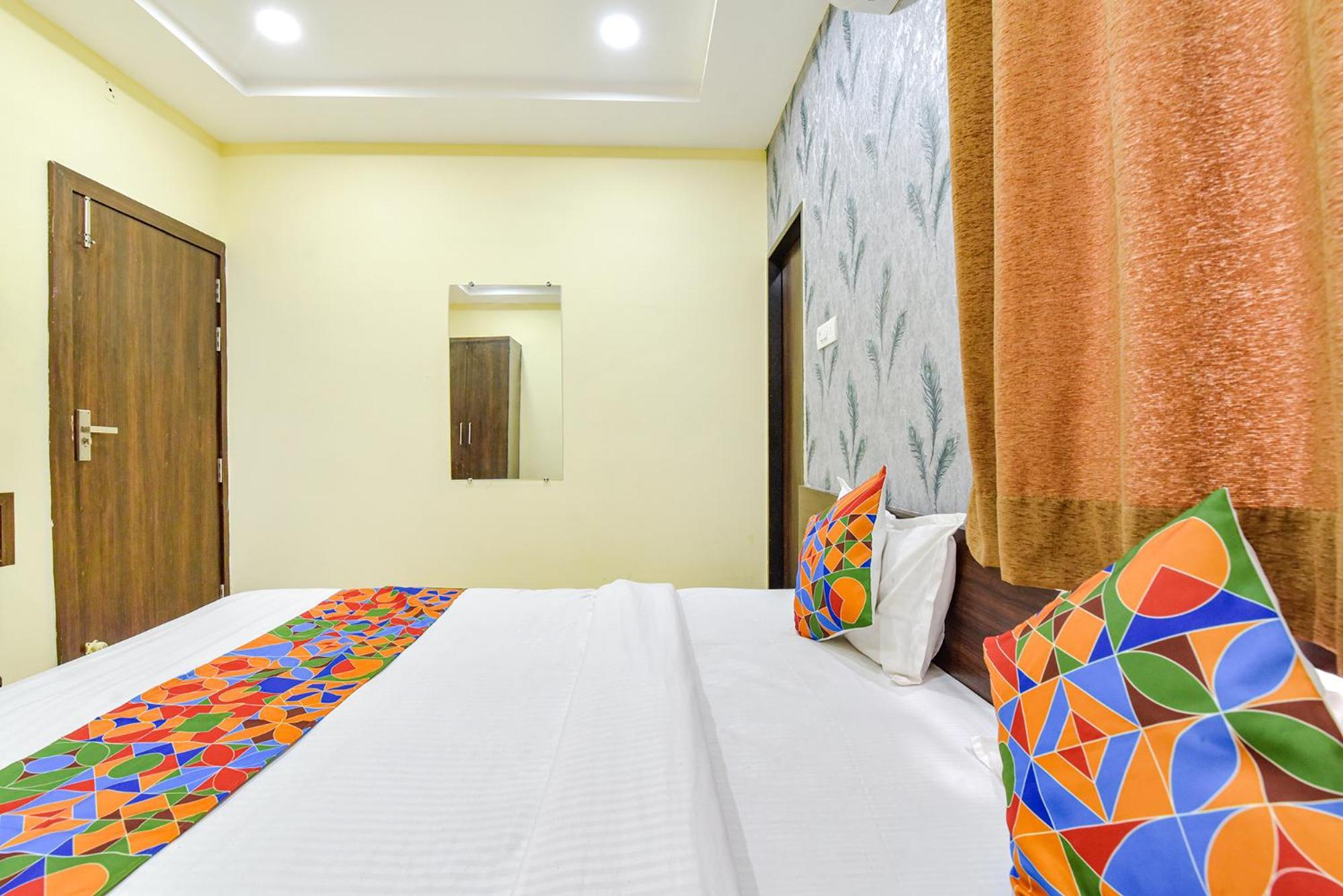 Hotel Fabexpress A2 And Restro Indore Zewnętrze zdjęcie