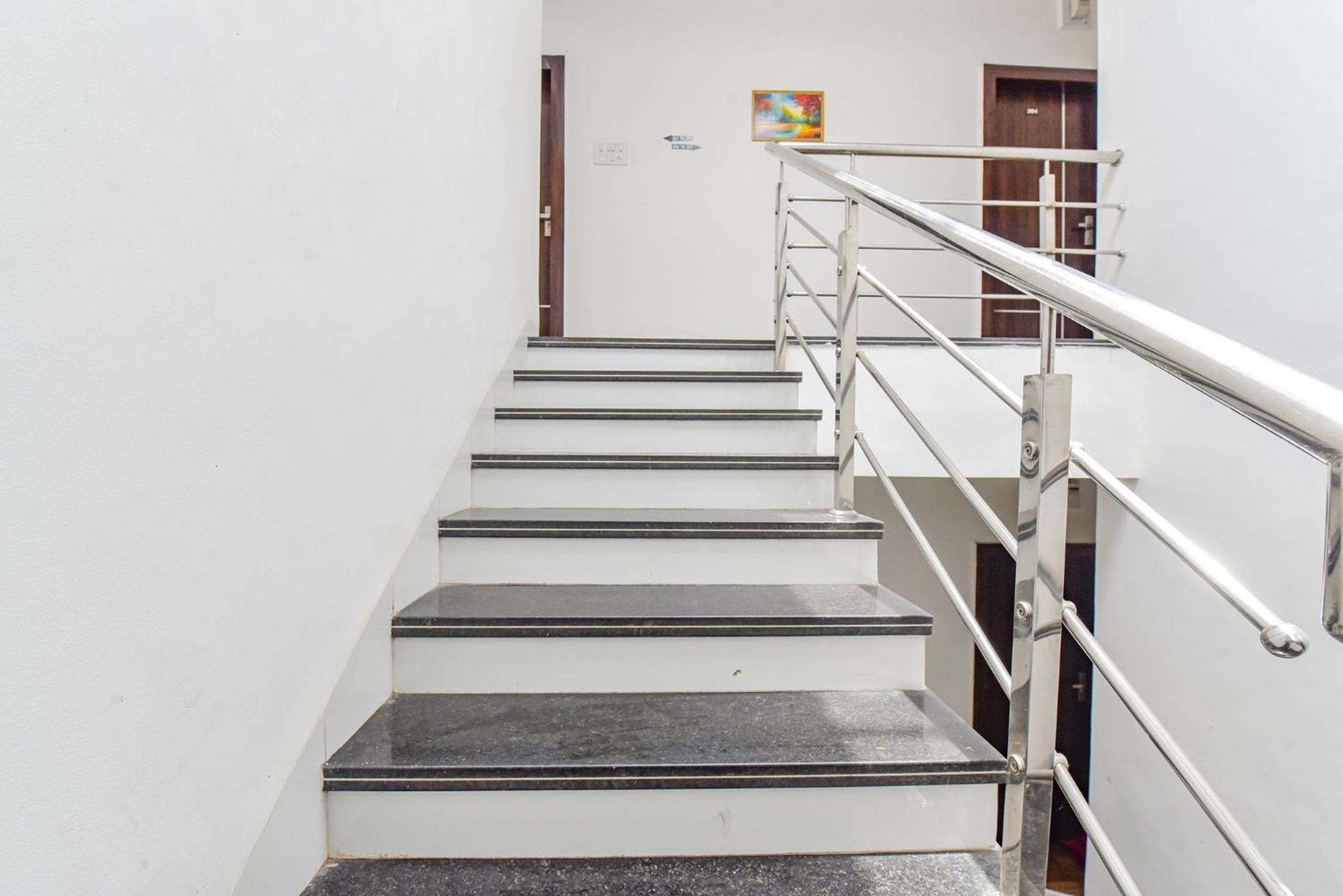 Hotel Fabexpress A2 And Restro Indore Zewnętrze zdjęcie